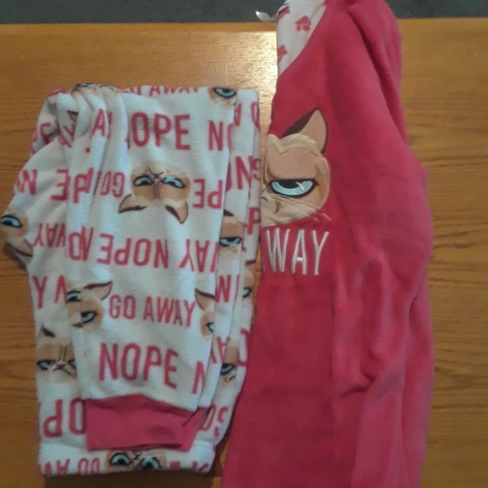 Grumpy cat pajamas